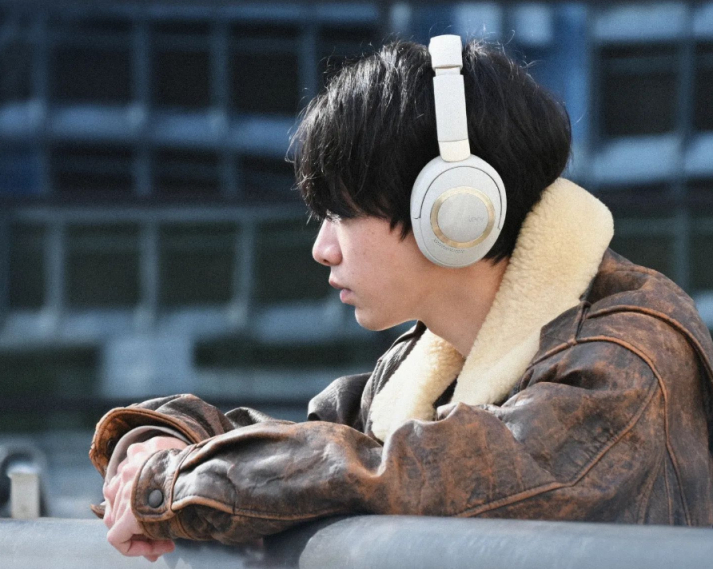 alpha adaptive ANC headphones