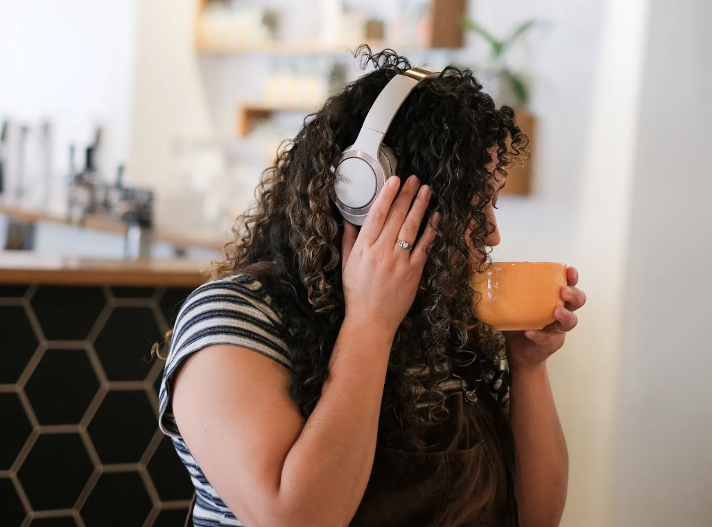 Noise Cancelling Wireless Headphones